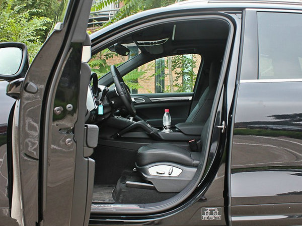 ���r�ݿ����(n��i)�